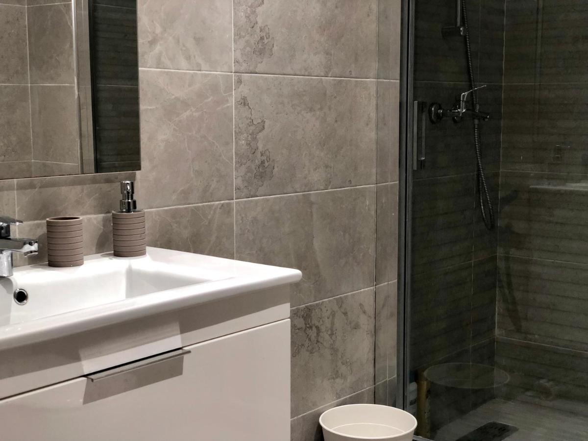 Luxury Floor, Center... Apartment