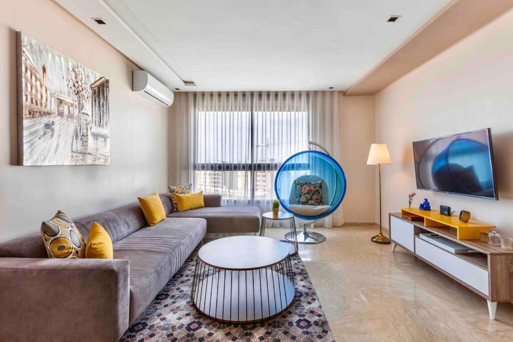 Luxury Floor, Center... Apartment *