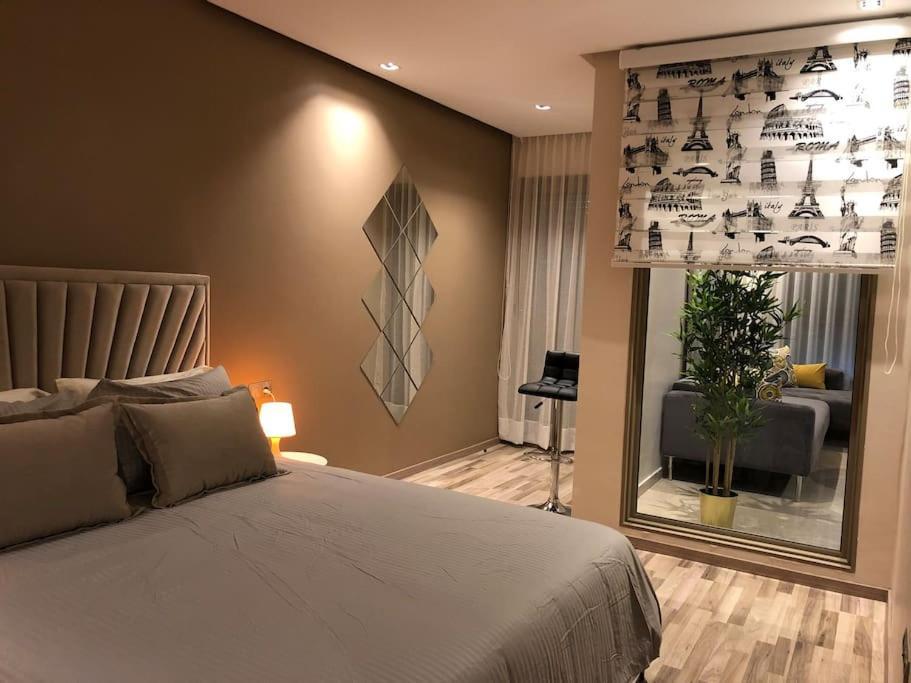 Luxury Floor, Center... Apartment