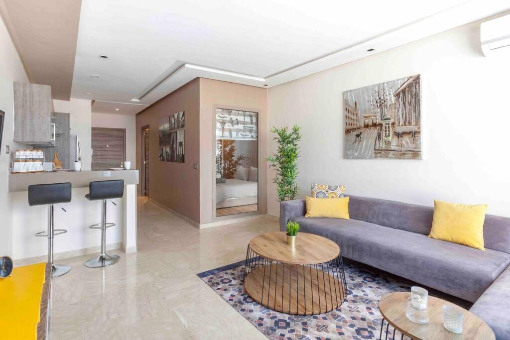 Luxury Floor, Center...